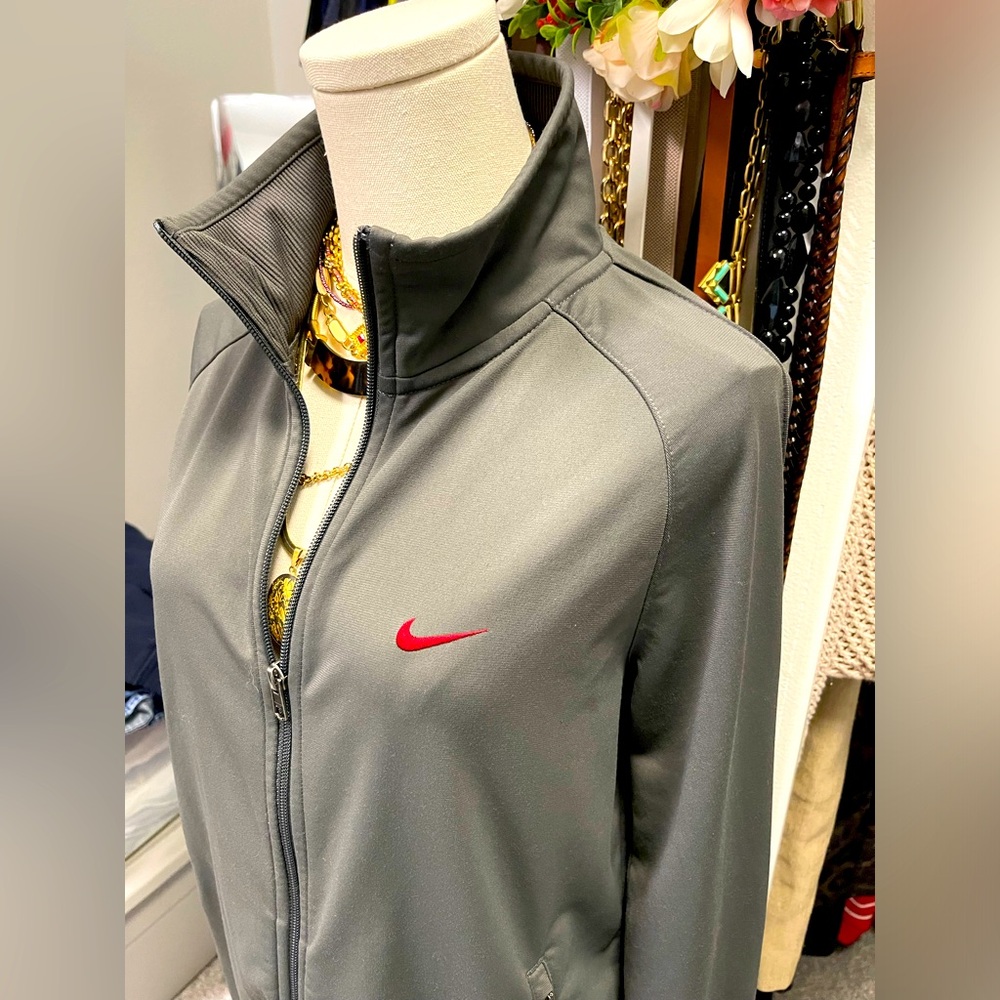 NIKE THE ATHLETIC DEPT Swoosh Logo Full Zip Track Jacket Gray Size Medium